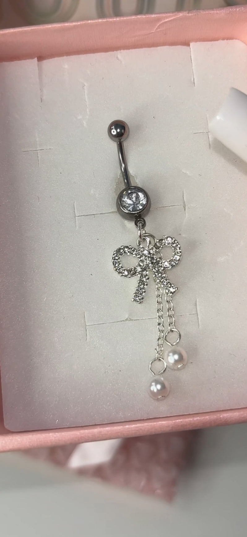 Elegance Bow Belly Bar