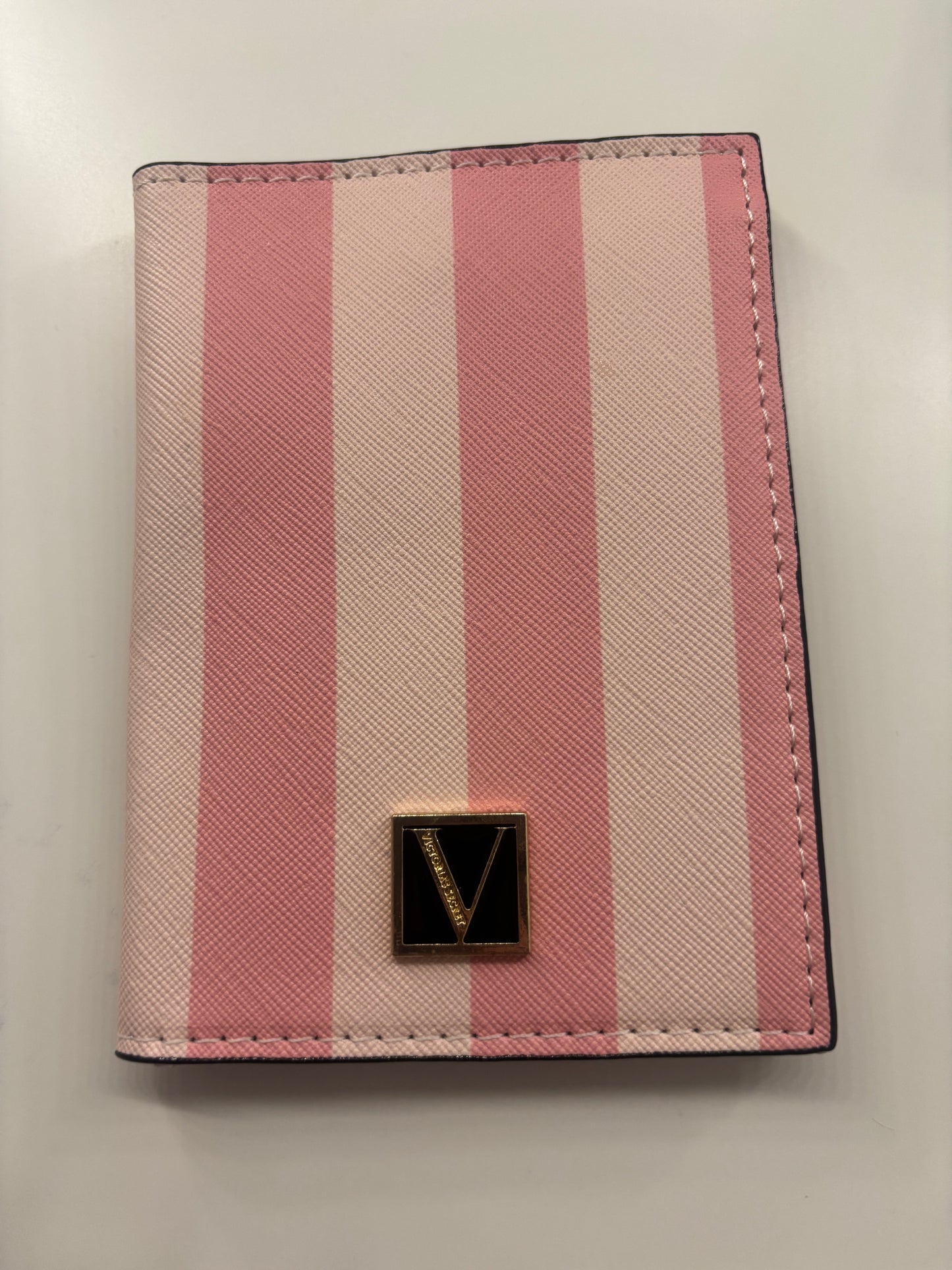 VS passport holder